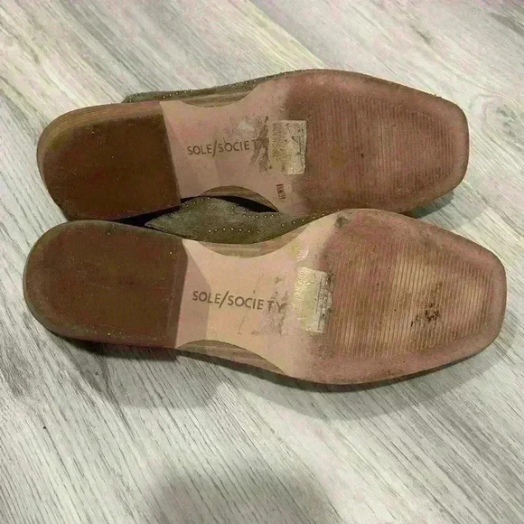 Sole Society Olive Brown Leather Suede Studded Slip On Heels Mules Size 8.5 - Picture 6 of 10